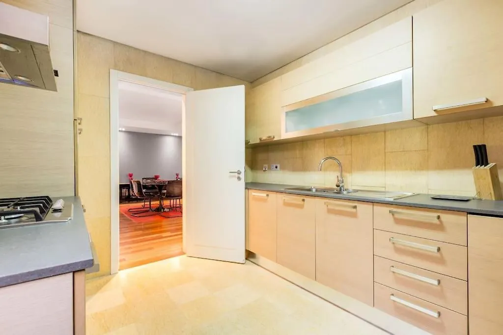 Chiado Deluxe Terrace 3 Bedroom Apartment Lisboa