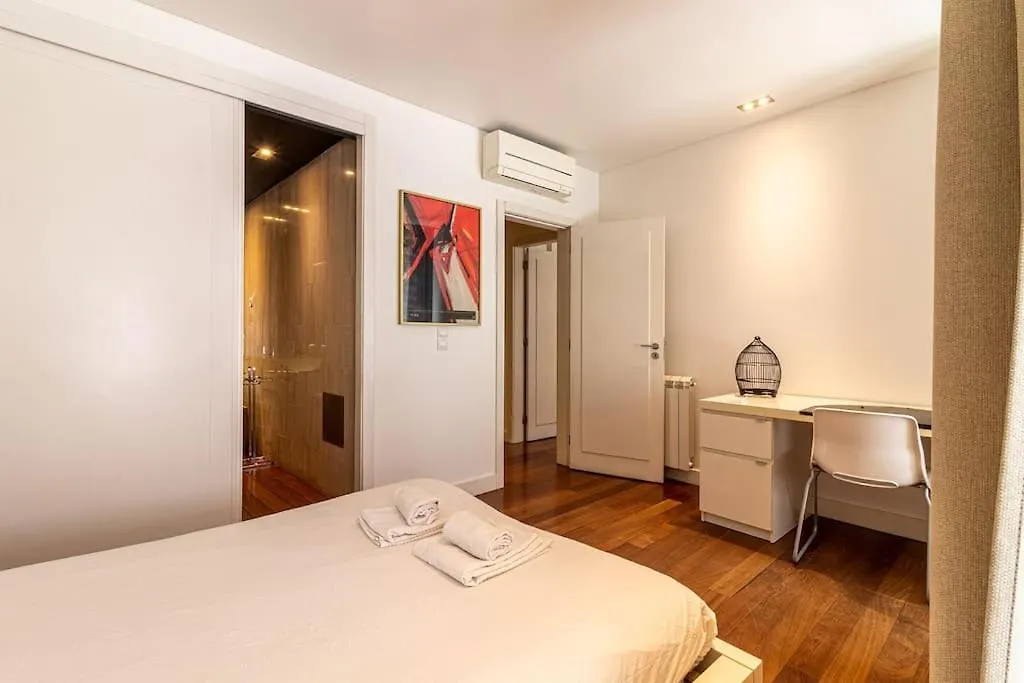 Chiado Deluxe Terrace 3 Bedroom Apartment Lisboa 0*,  Portugal